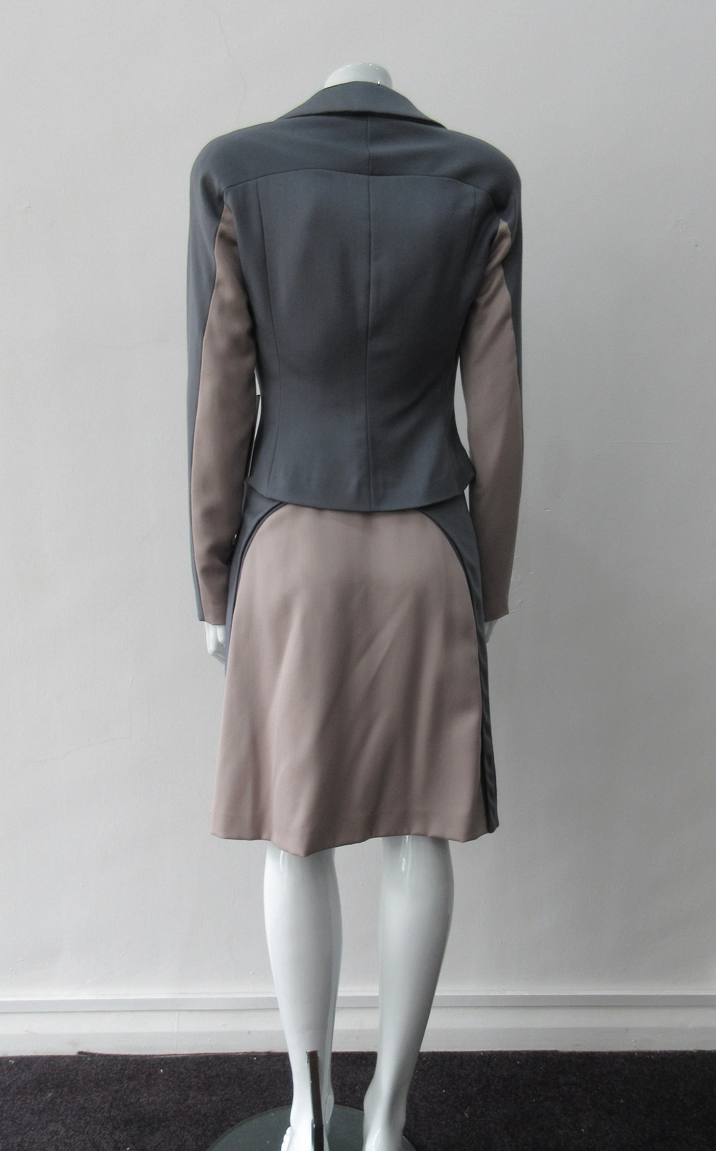 110104 -Cropped Point Sleeve Jacket