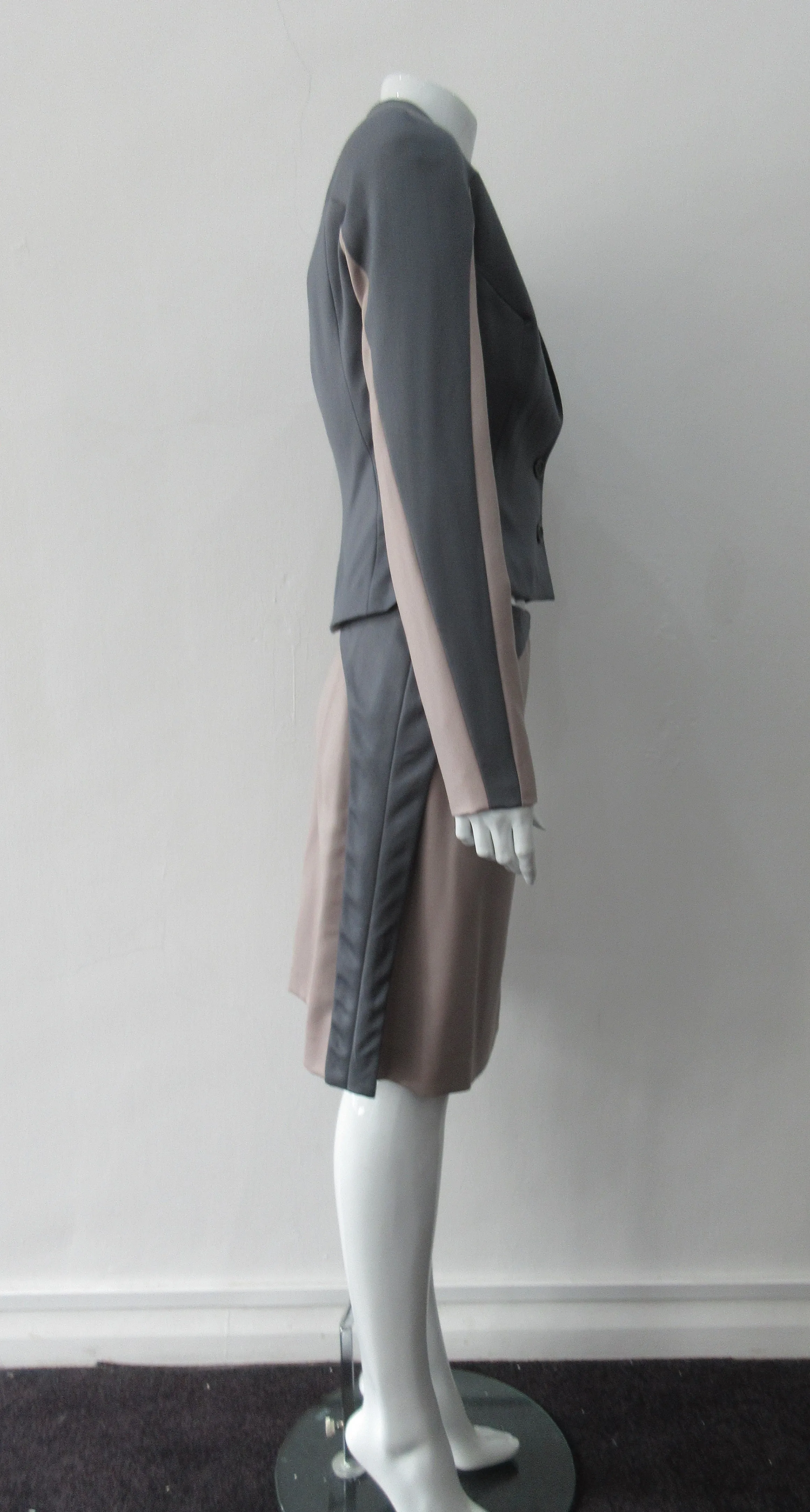 110104 -Cropped Point Sleeve Jacket
