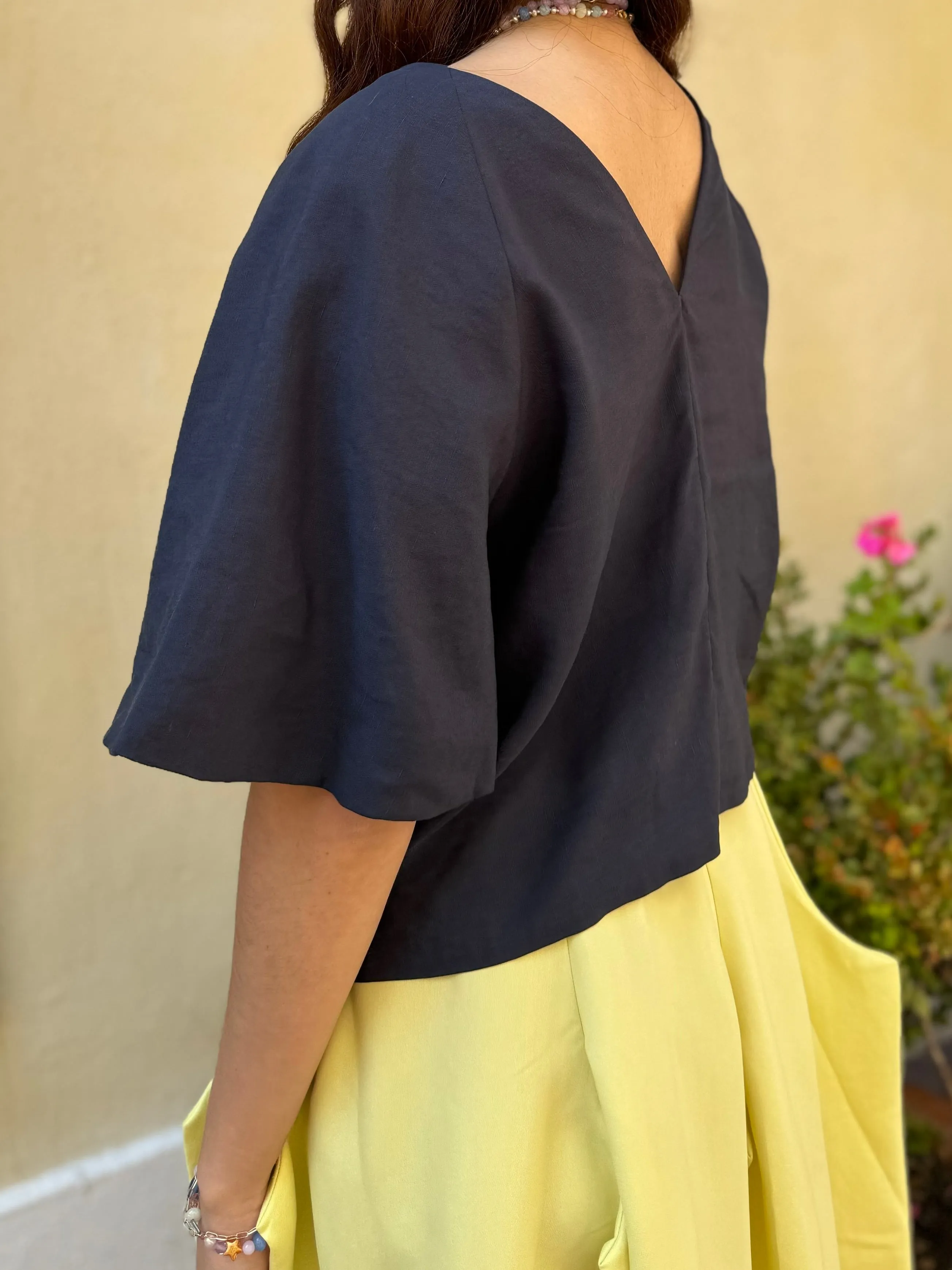 Cloud Raglan Sleeve V Back Top in Dark Blue / Size S