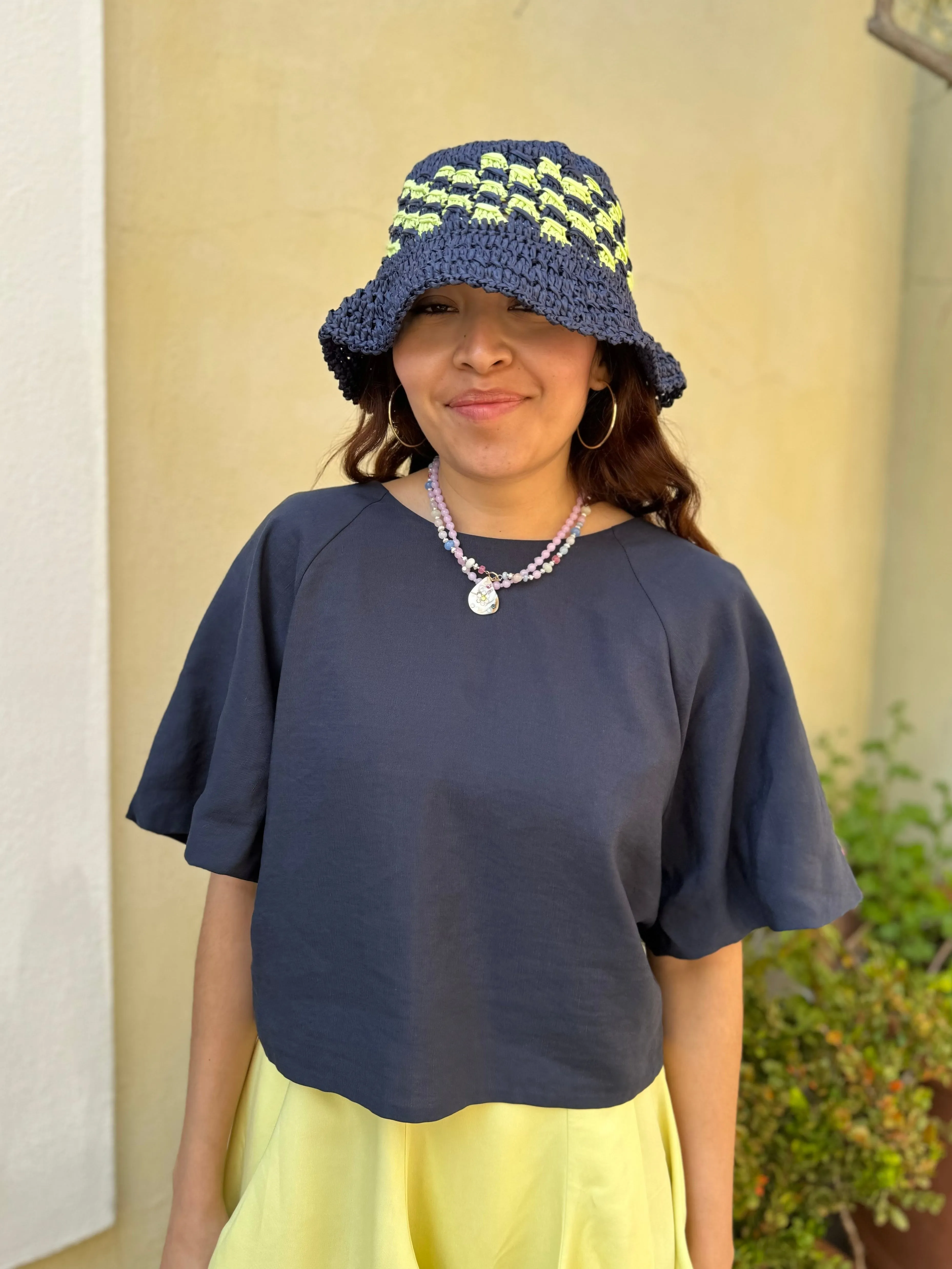 Cloud Raglan Sleeve V Back Top in Dark Blue / Size S