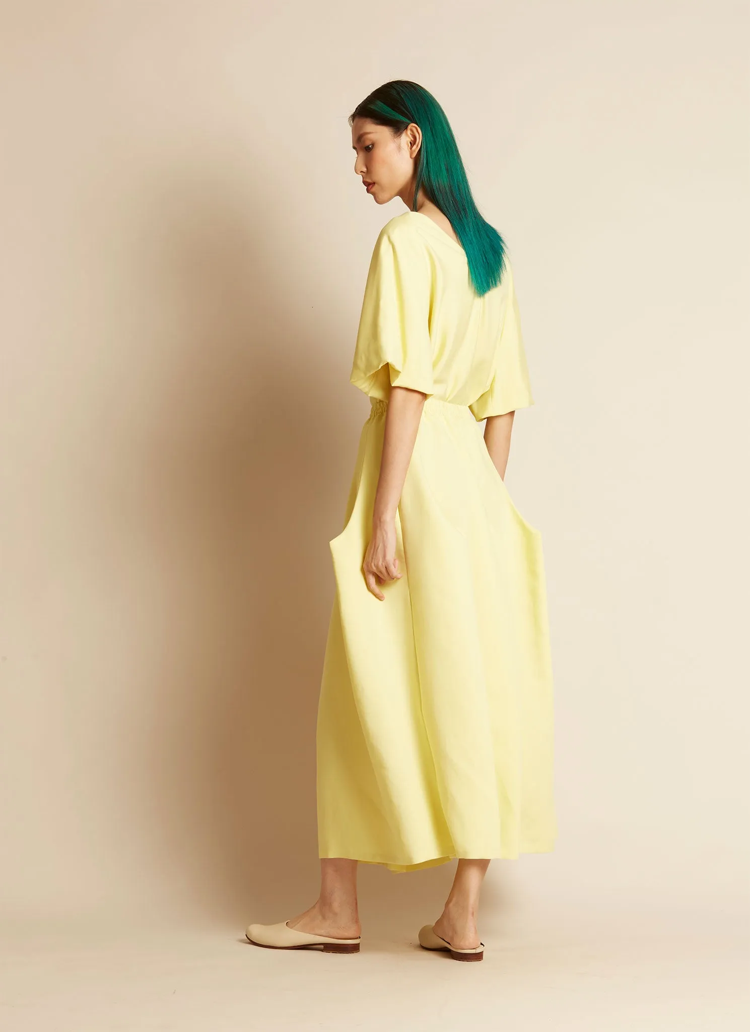 Cloud Raglan Sleeve V Back Top in Lemon