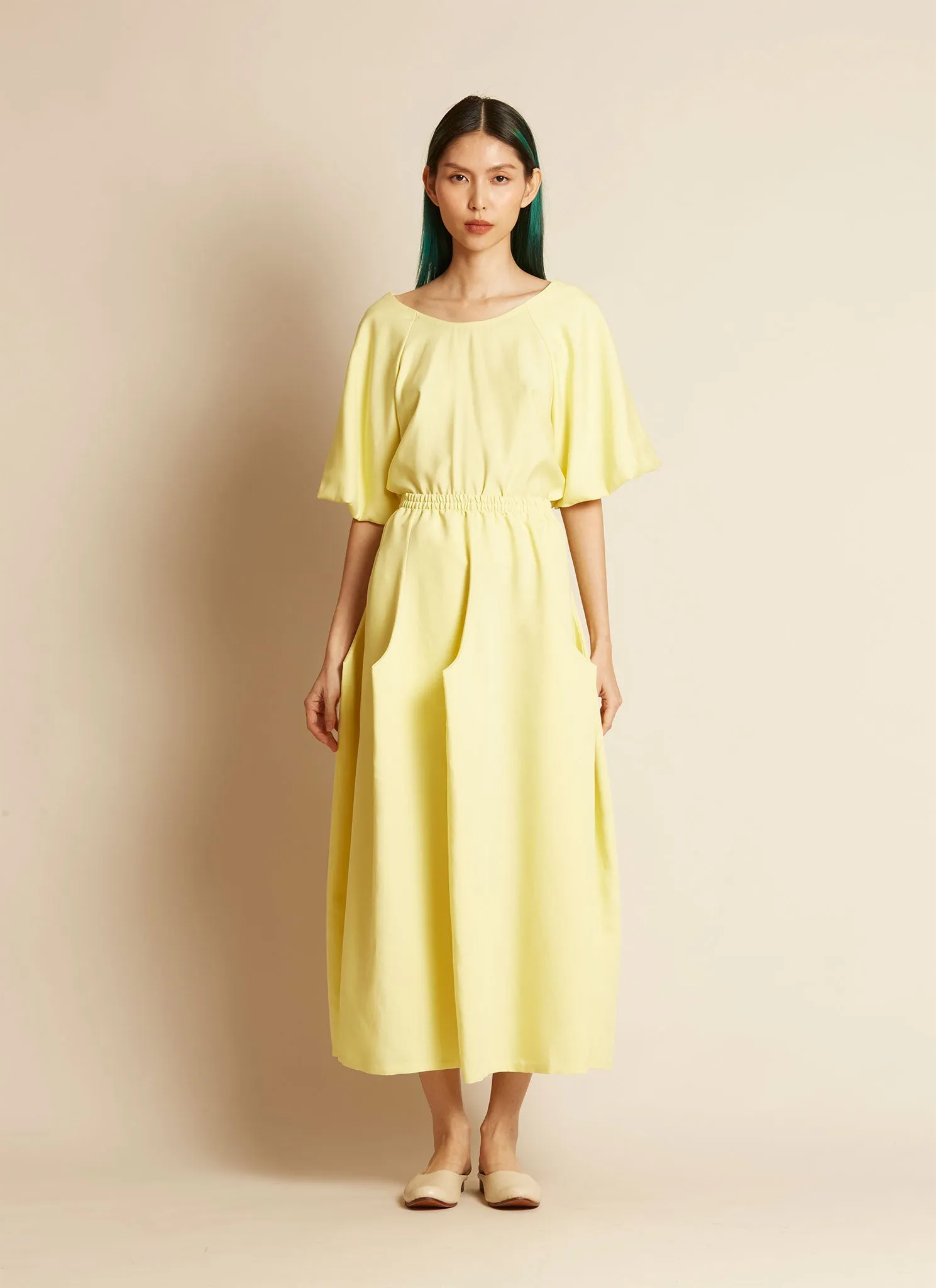 Cloud Raglan Sleeve V Back Top in Lemon