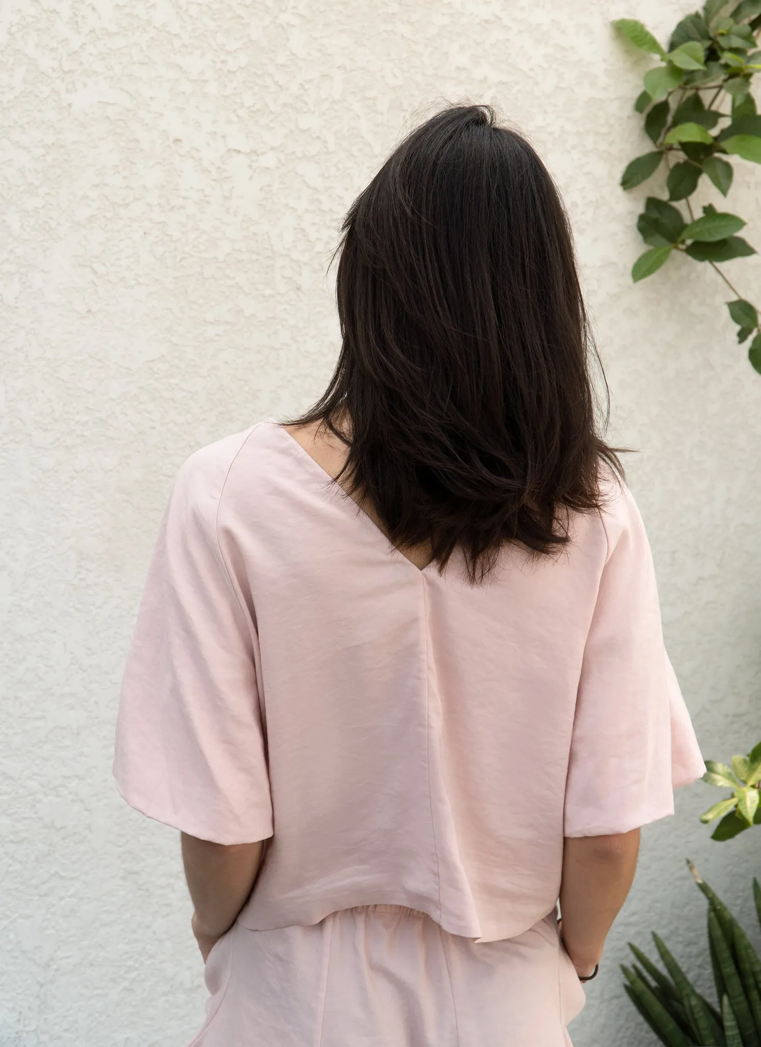 Cloud Raglan Sleeve V Back Top in Pink Rose