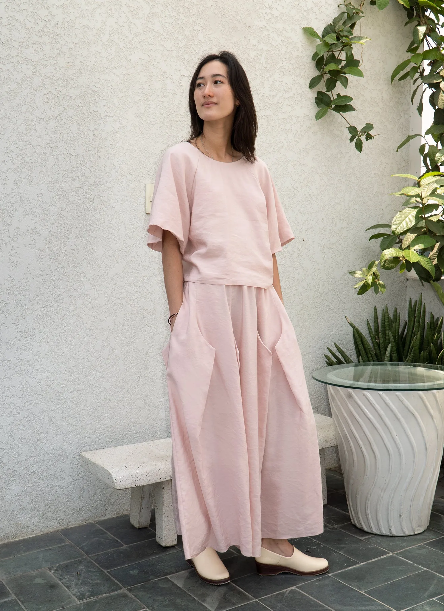 Cloud Raglan Sleeve V Back Top in Pink Rose