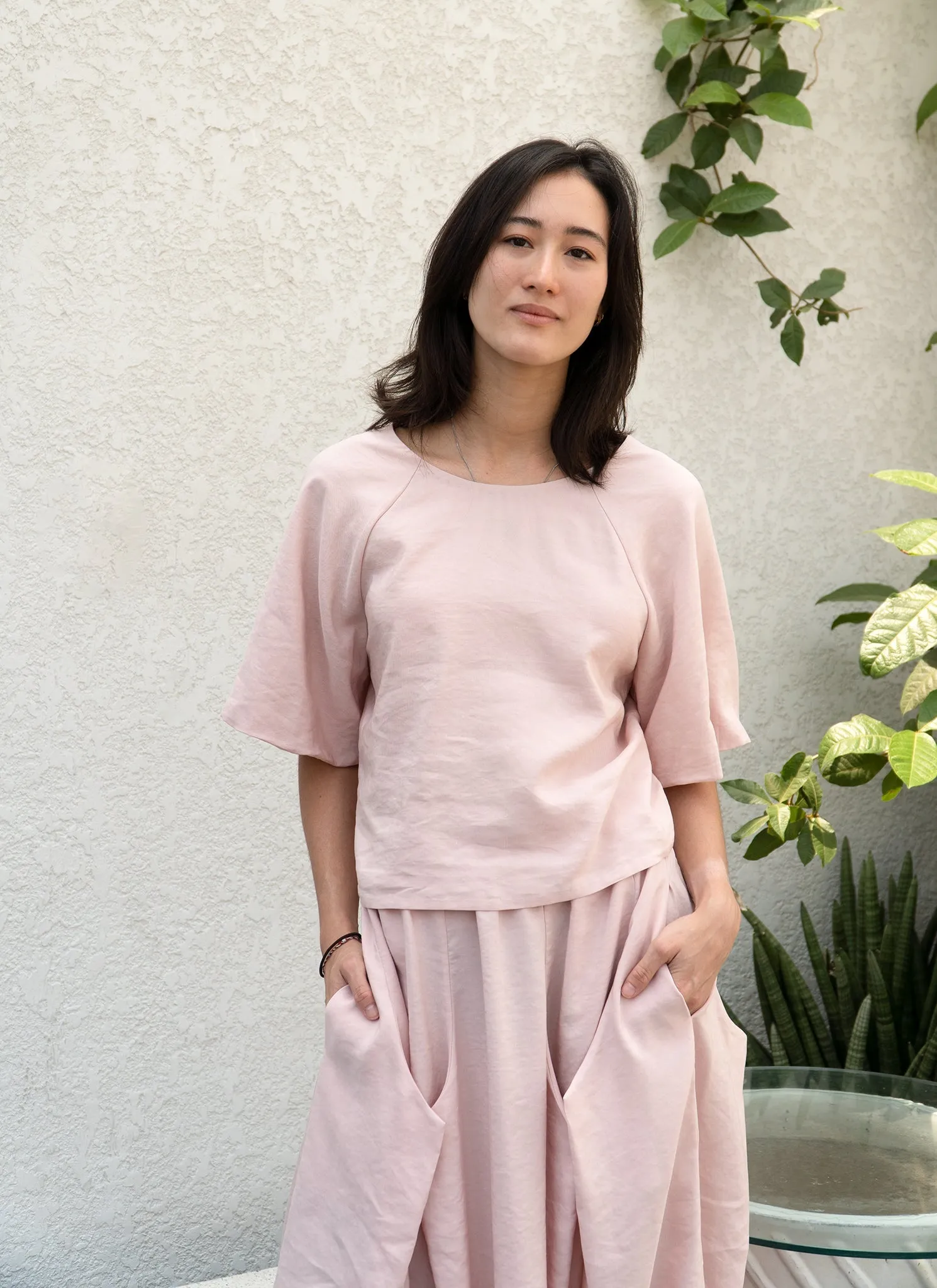 Cloud Raglan Sleeve V Back Top in Pink Rose